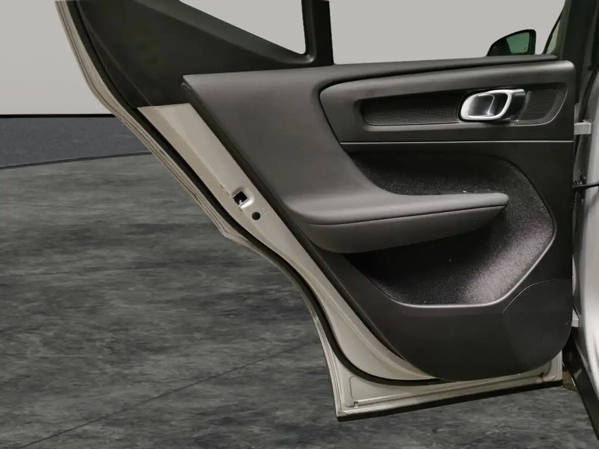 2023-volvo-xc40-e-twin-recharge-plus-big-29