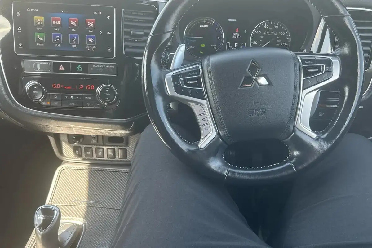 2019-mitsubishi-outlander-24-4h-phev-big-2