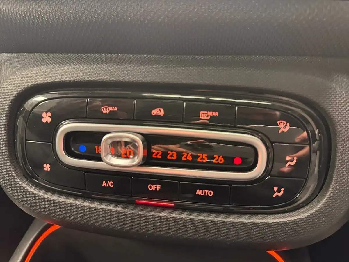 2020-smart-forfour-eq-prime-exclusive-big-18