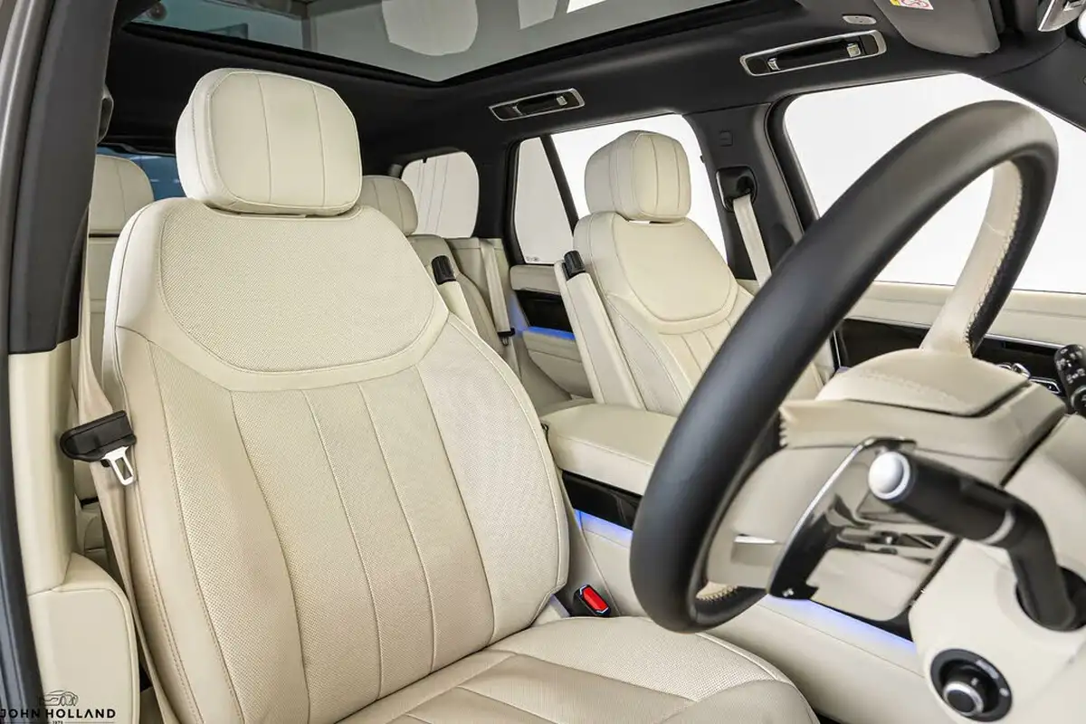 2024-land-rover-range-rover-30-p460e-hse-big-13