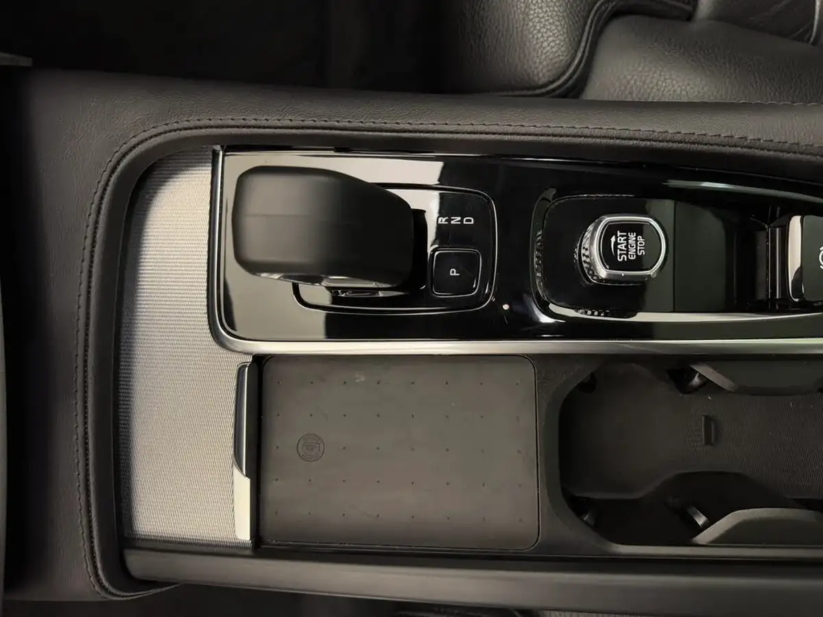 2022-volvo-xc90-20-b5-plus-big-18