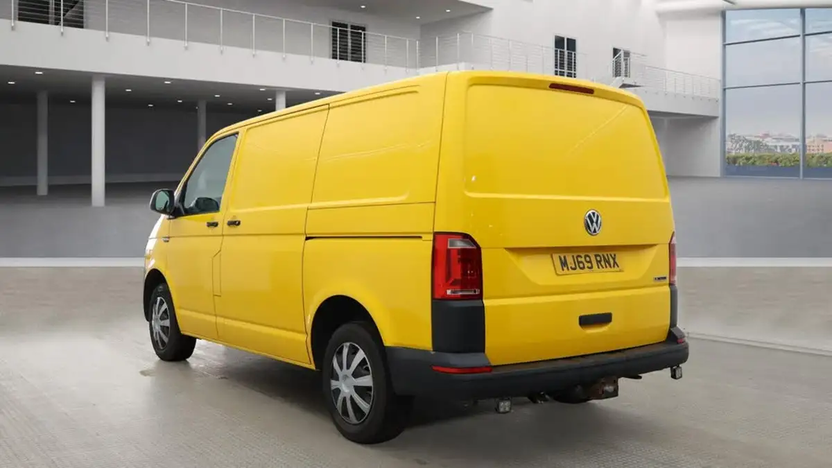 2019-volkswagen-transporter-20tdi-t32-startline-bmt-swb-4motion-150pseu6dt-e-panel-van-big-5
