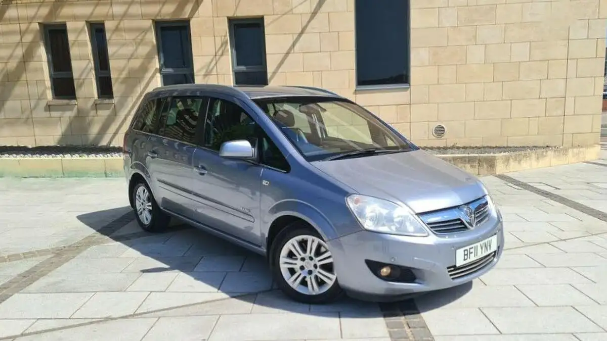 2011-vauxhall-zafira-17td-elite-17cdti-16v-ecoflex-big-20