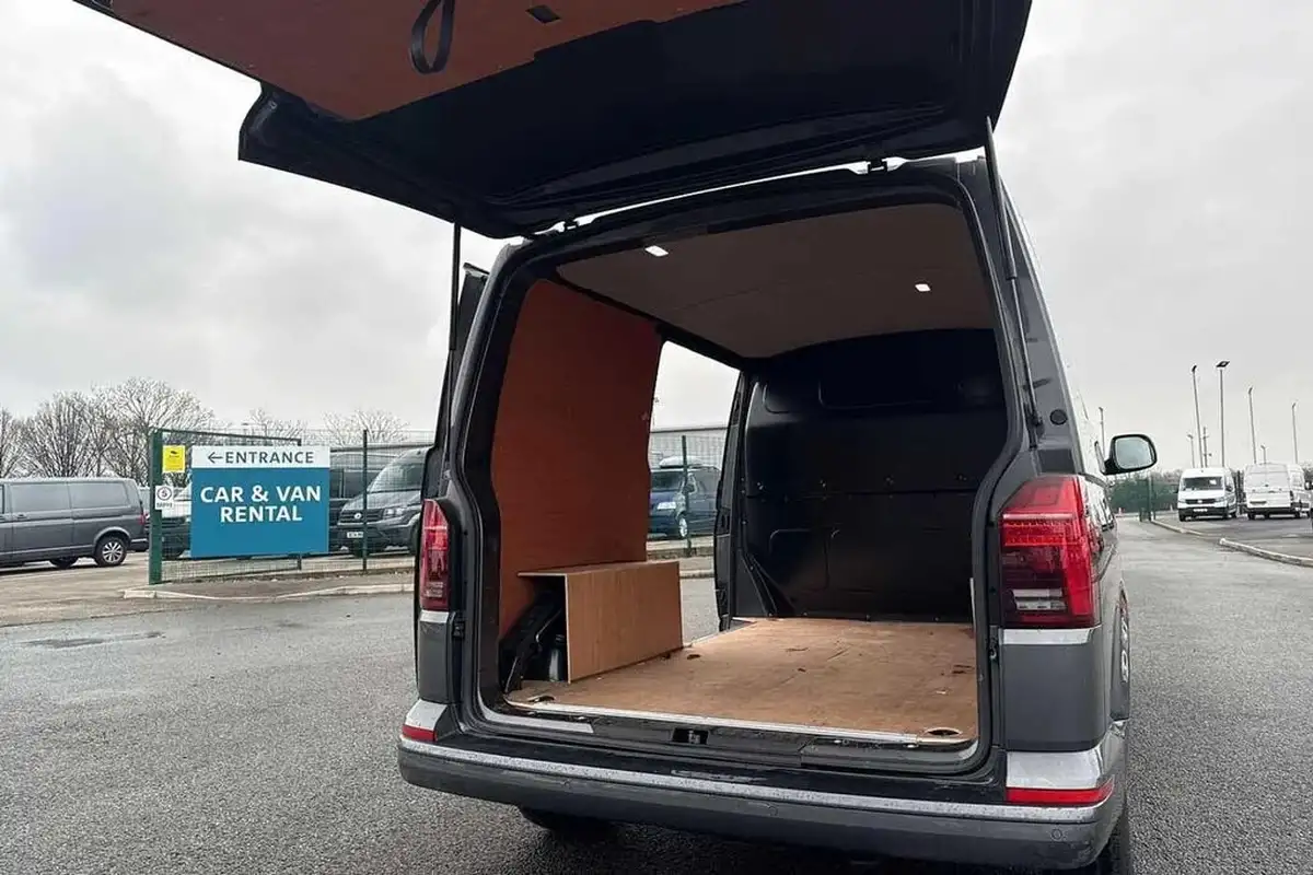 2024-volkswagen-transporter-big-30
