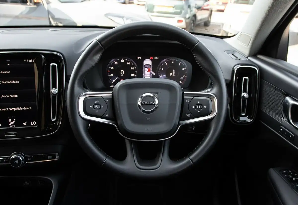 2019-volvo-xc40-20-t4-inscription-pro-awd-big-20