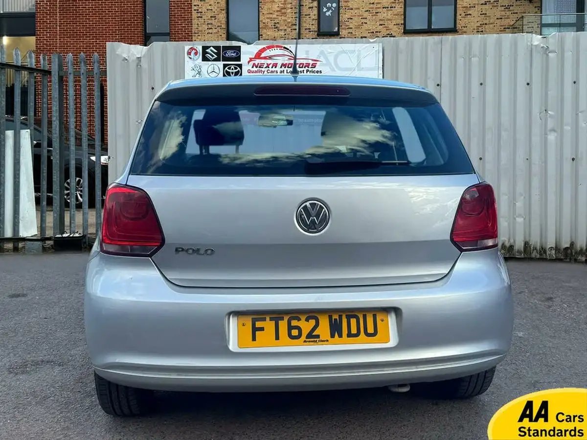 2013-volkswagen-polo-12-s-5d-big-1
