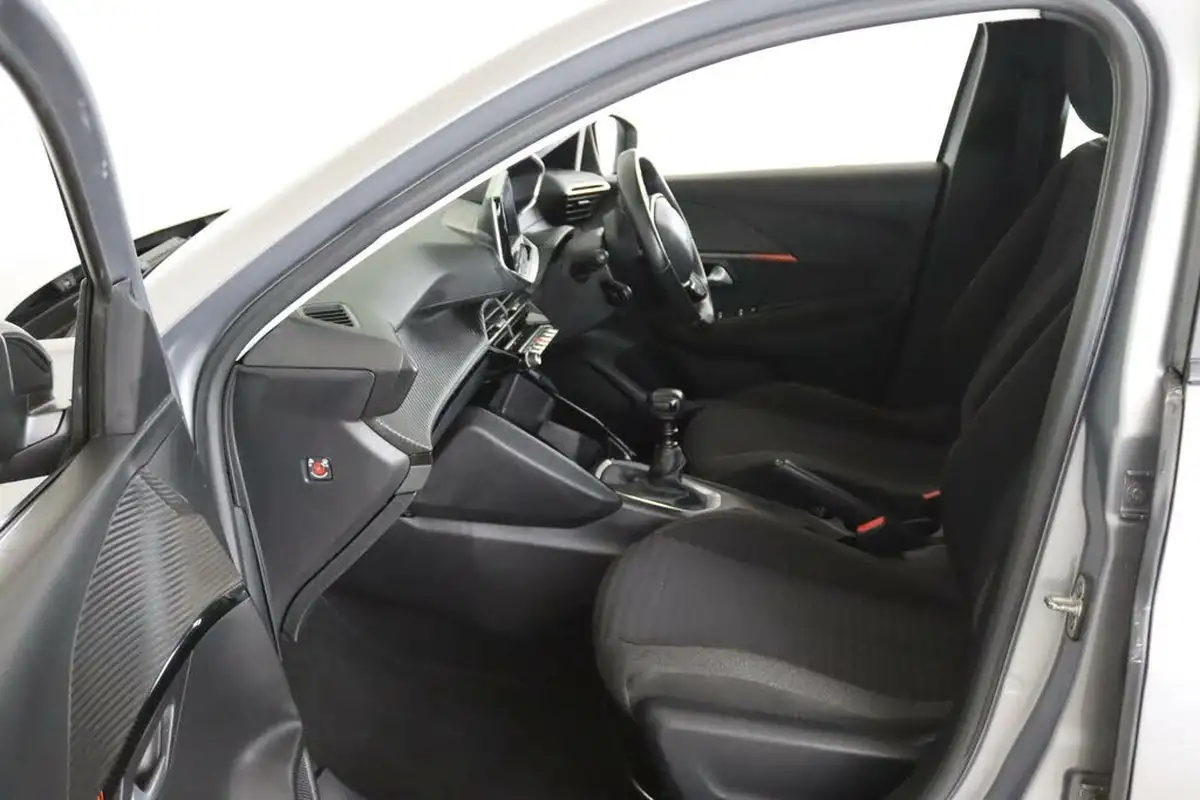 2022-peugeot-208-12-puretech-active-premium-100bhp-big-10