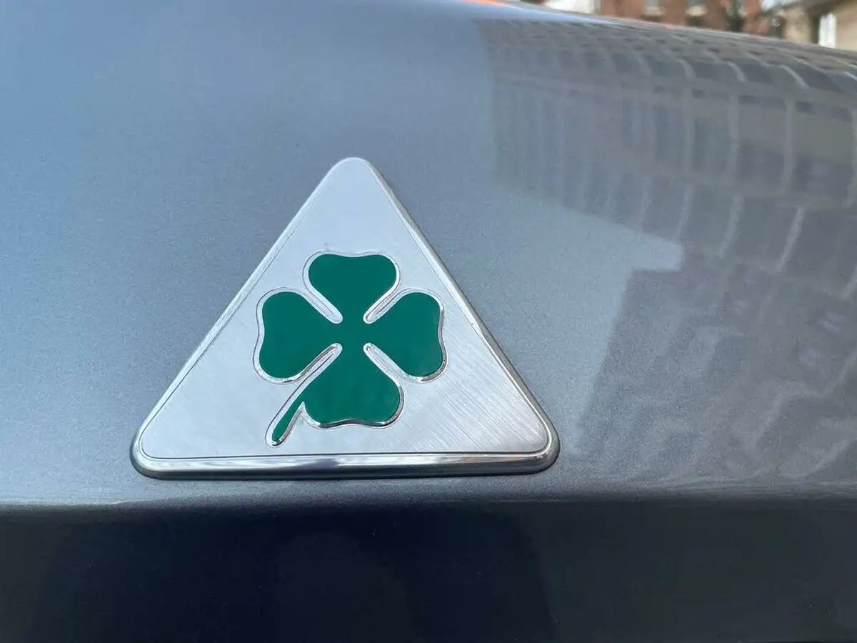 2016-alfa-romeo-giulietta-17-quadrifoglio-verde-big-59