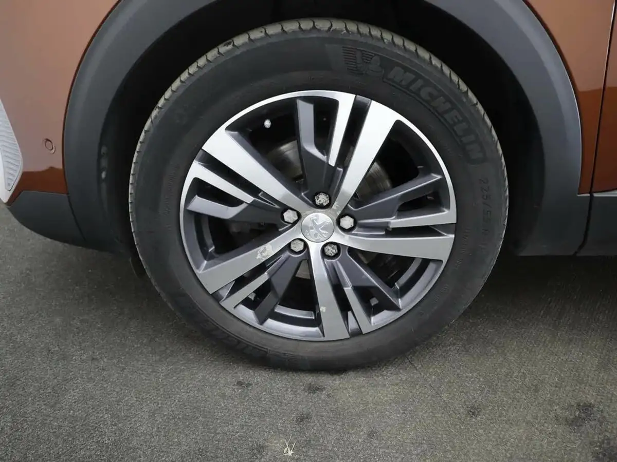 2021-peugeot-5008-suv-12-puretech-allure-big-5