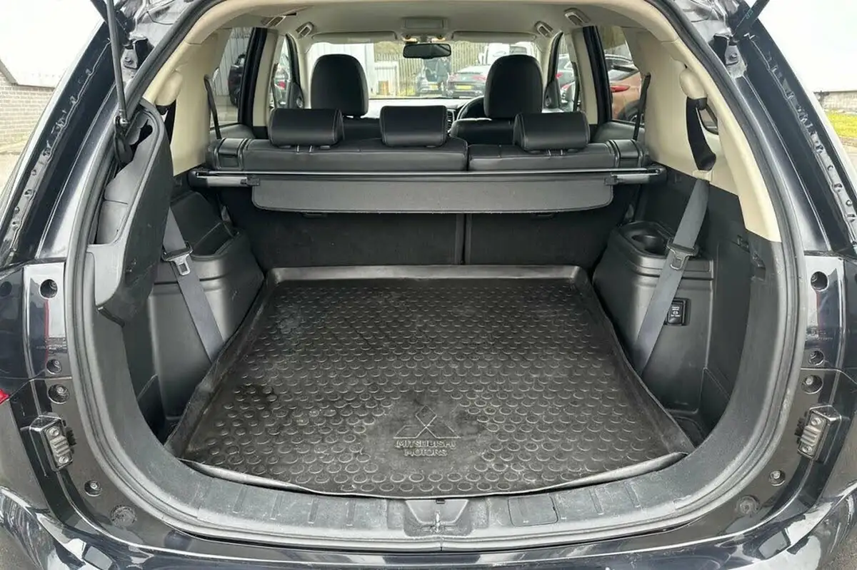 2018-mitsubishi-outlander-22di-d-4-leather-big-12