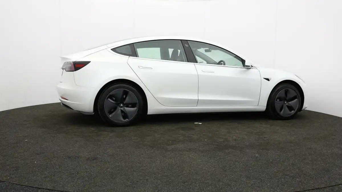 2020-tesla-model-3-e-standard-plus-big-28