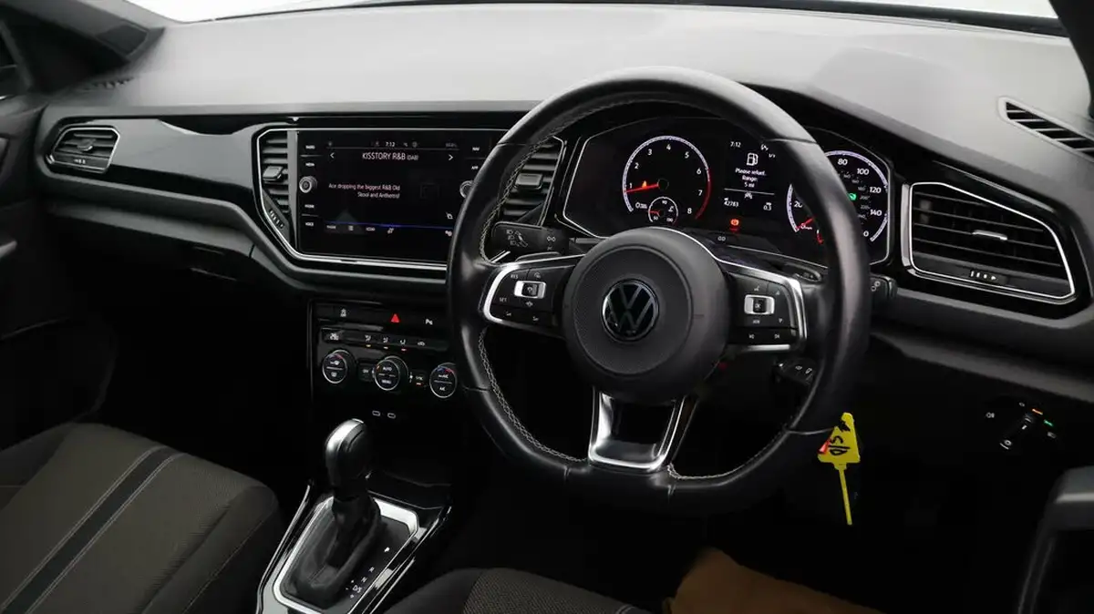 2021-volkswagen-t-roc-15-tsi-black-edition-dsg-big-8