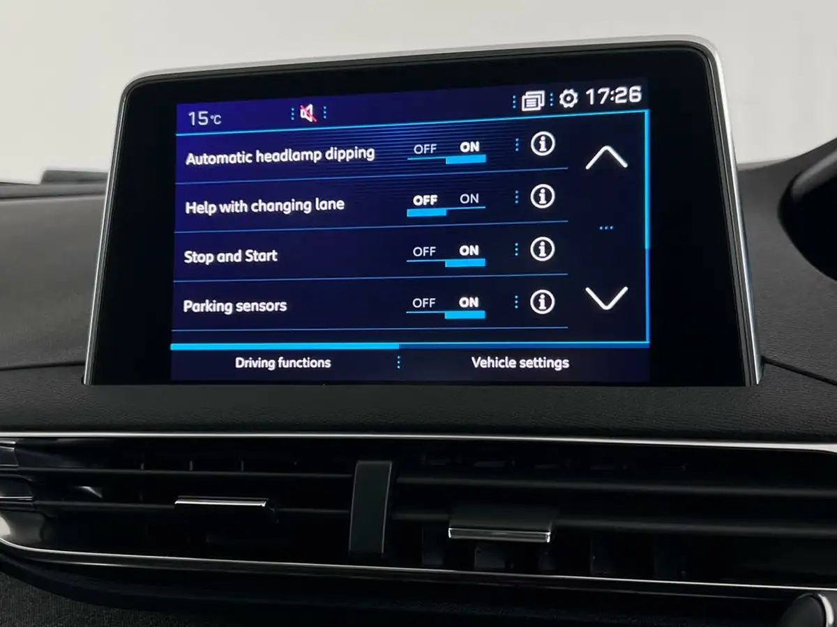 2018-peugeot-3008-suv-16-bluehdi-allure-big-24
