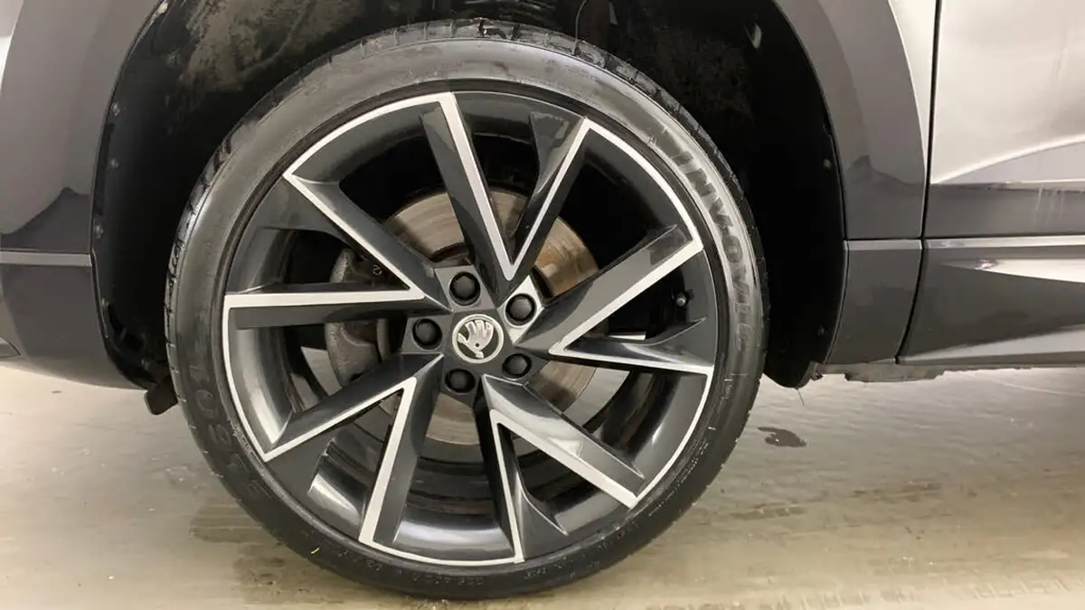 2022-skoda-karoq-15-tsi-sportline-big-5