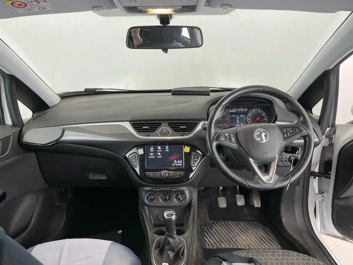 2016-vauxhall-corsa-13cdti-design-75ps-ecoflex-ss-3d-big-8