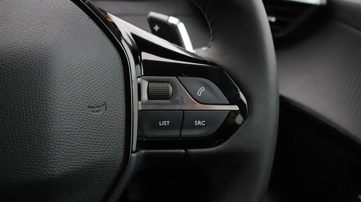 2022-peugeot-208-12-puretech-active-premium-100bhp-eat8-big-23
