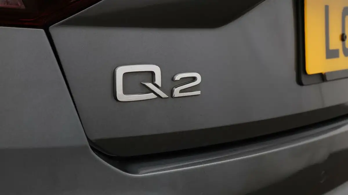 2021-audi-q2-15-35-tfsi-s-line-big-21