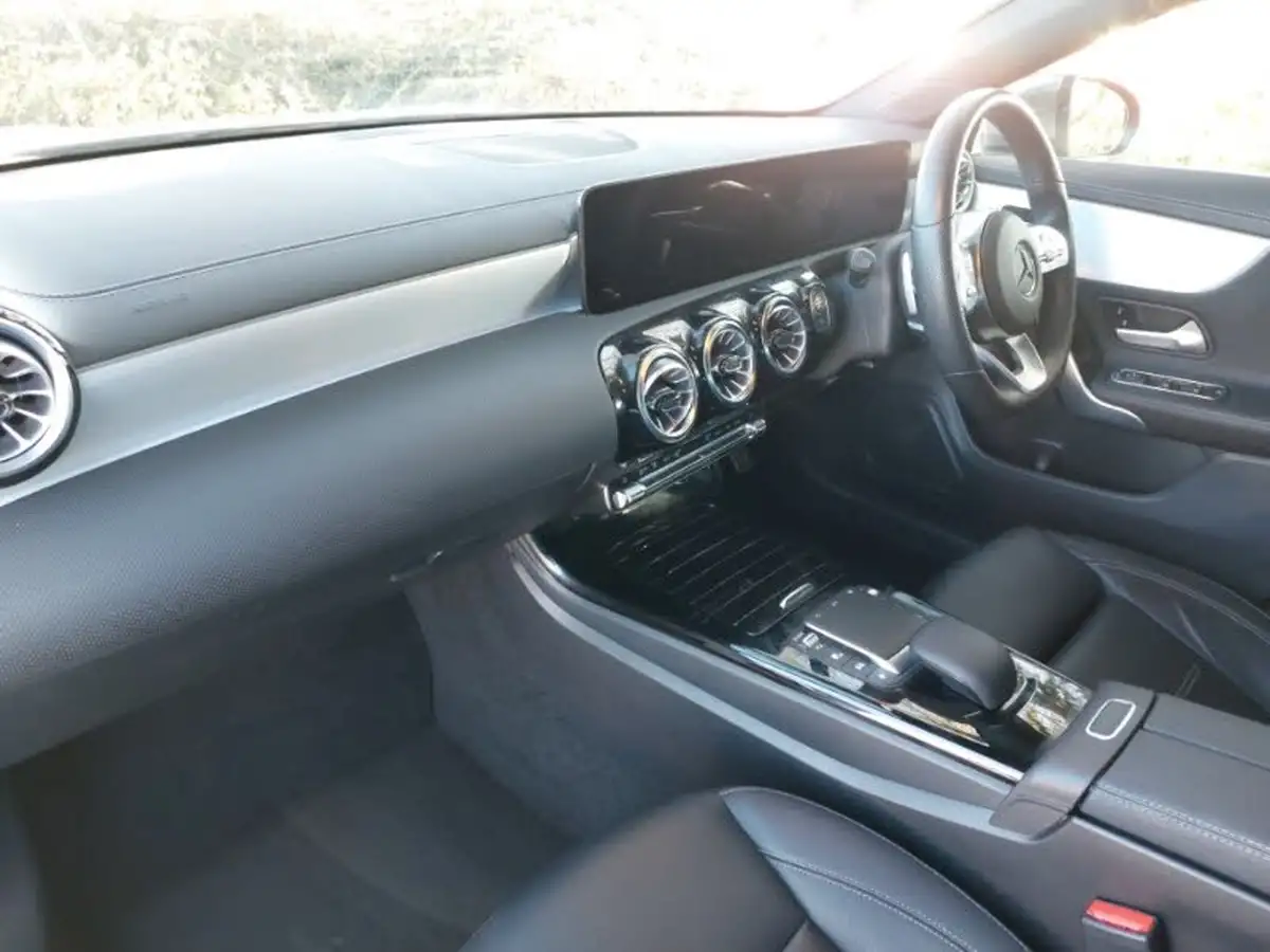 2022-mercedes-benz-cla-13-cla-200-amg-line-premium-shooting-brake-5d-big-4