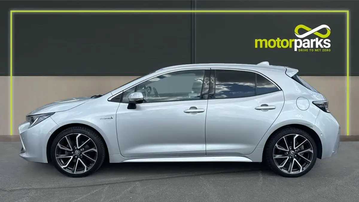 2021-toyota-corolla-18-vvt-i-excel-trk-hatchback-big-5