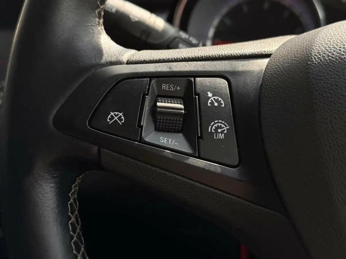 2016-vauxhall-astra-10i-turbo-energy-big-36