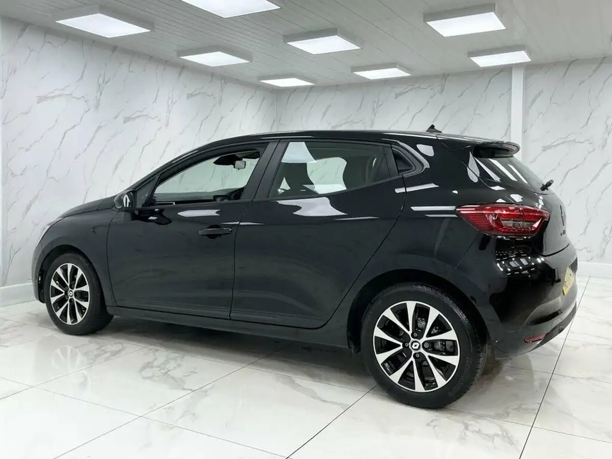 2022-renault-clio-10-tce-iconic-edition-big-6