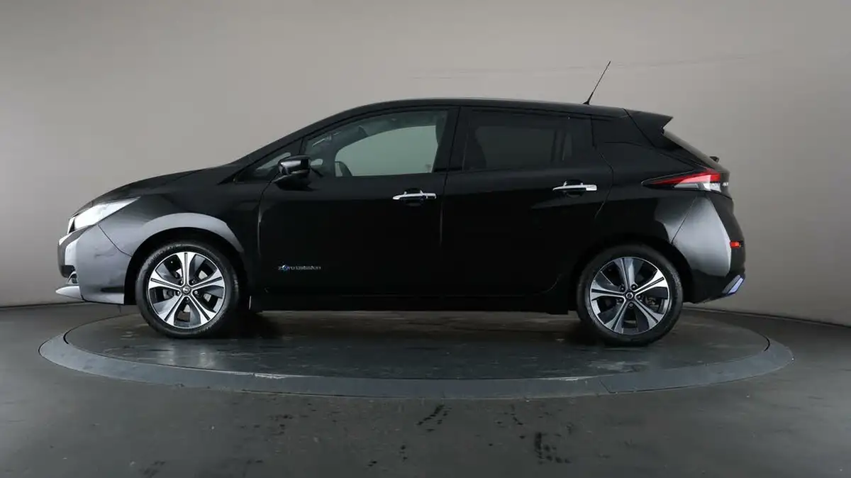 2020-nissan-leaf-e-tekna-big-4