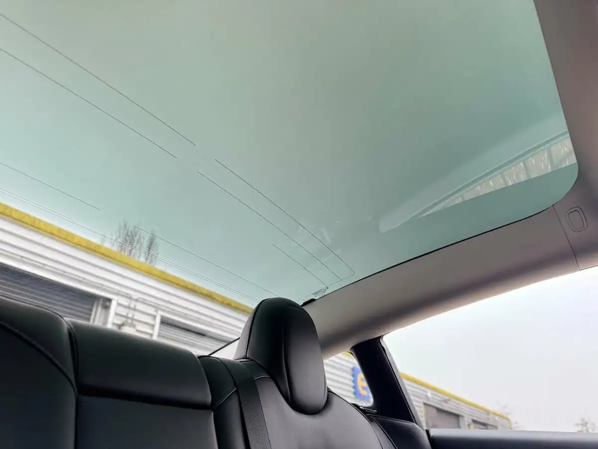 2020-tesla-model-3-e-long-range-big-47