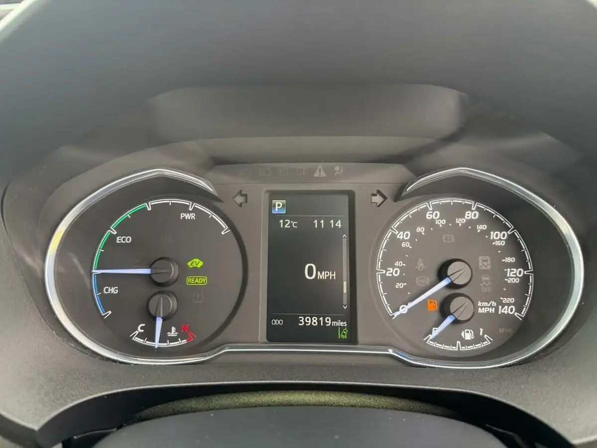 2017-toyota-yaris-15-vvt-i-icon-navi-hybrid-big-16