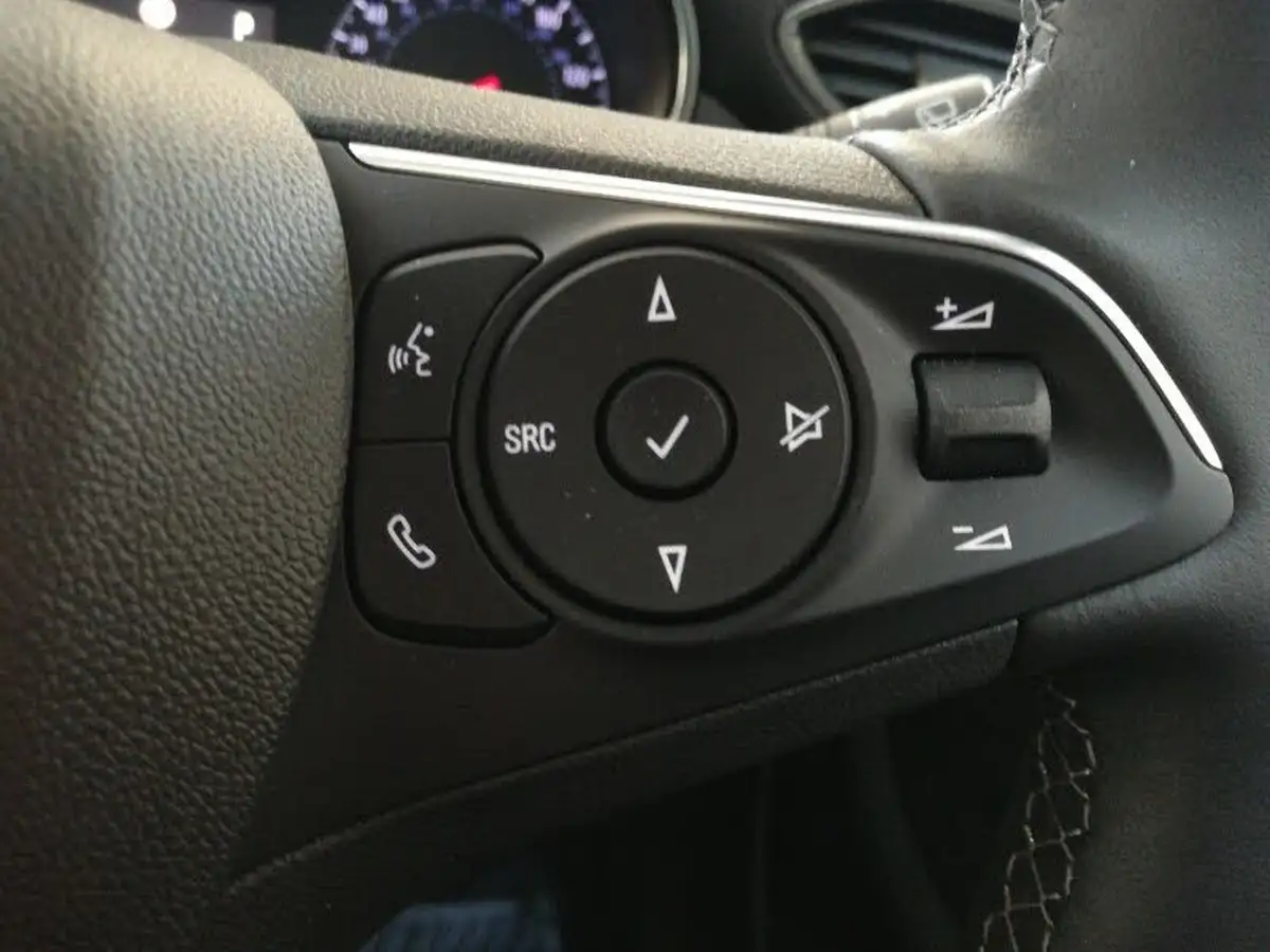 2024-vauxhall-crossland-12-ultimate-130ps-auto-big-15