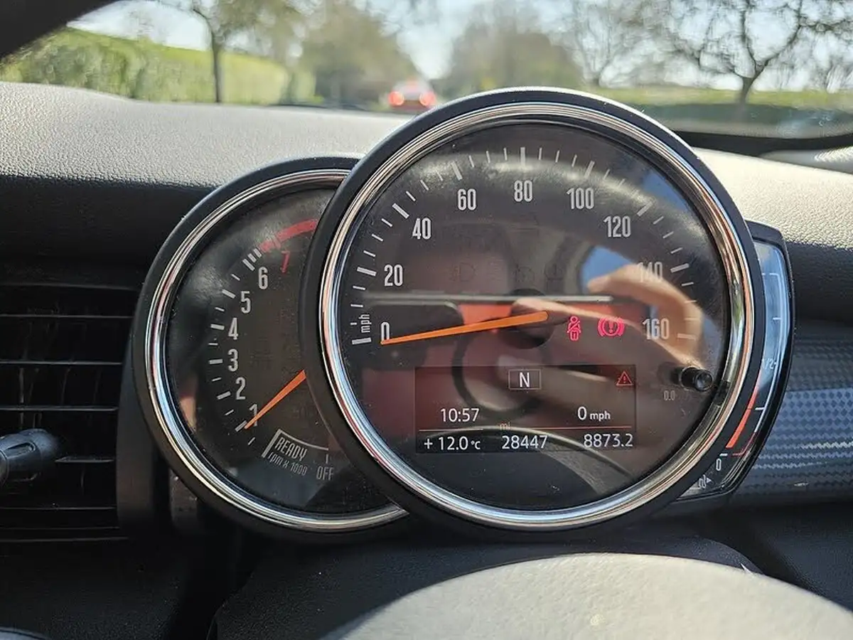 2019-mini-cooper-15-cooper-classic-hatchback-5d-big-12