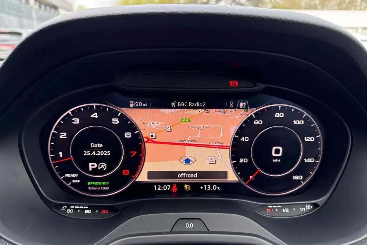 2022-audi-q2-15-35-tfsi-s-line-tronic-big-26
