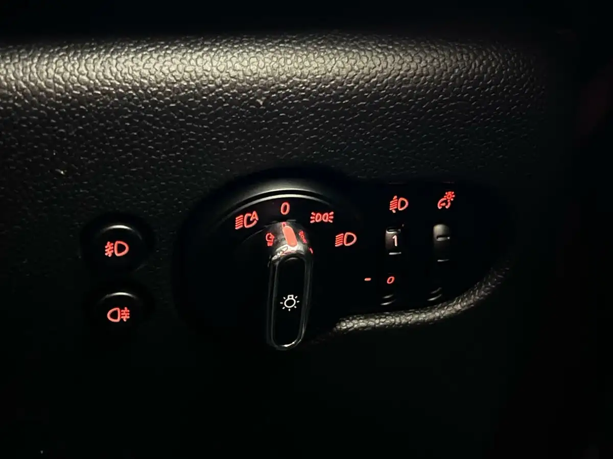 2020-mini-countryman-15-cooper-classic-auto-big-32