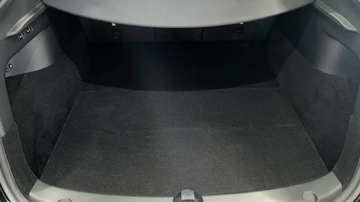 2022-tesla-model-y-e-long-range-big-12