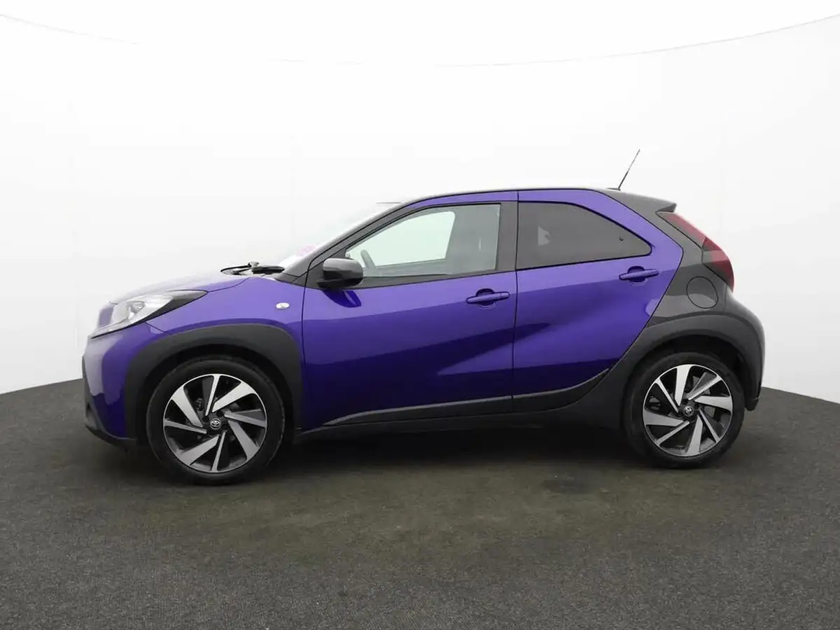 2022-toyota-aygo-x-10-vvt-i-edge-big-3