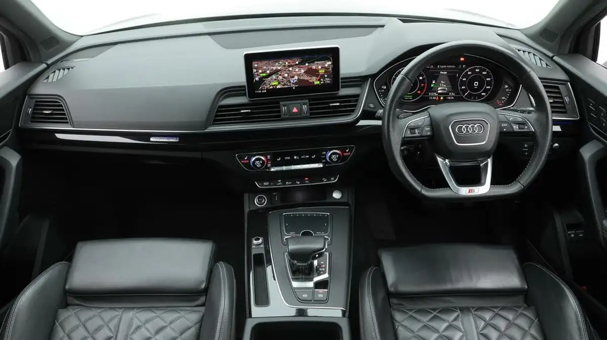 2020-audi-q5-20-55-tfsi-e-vorsprung-competition-big-13