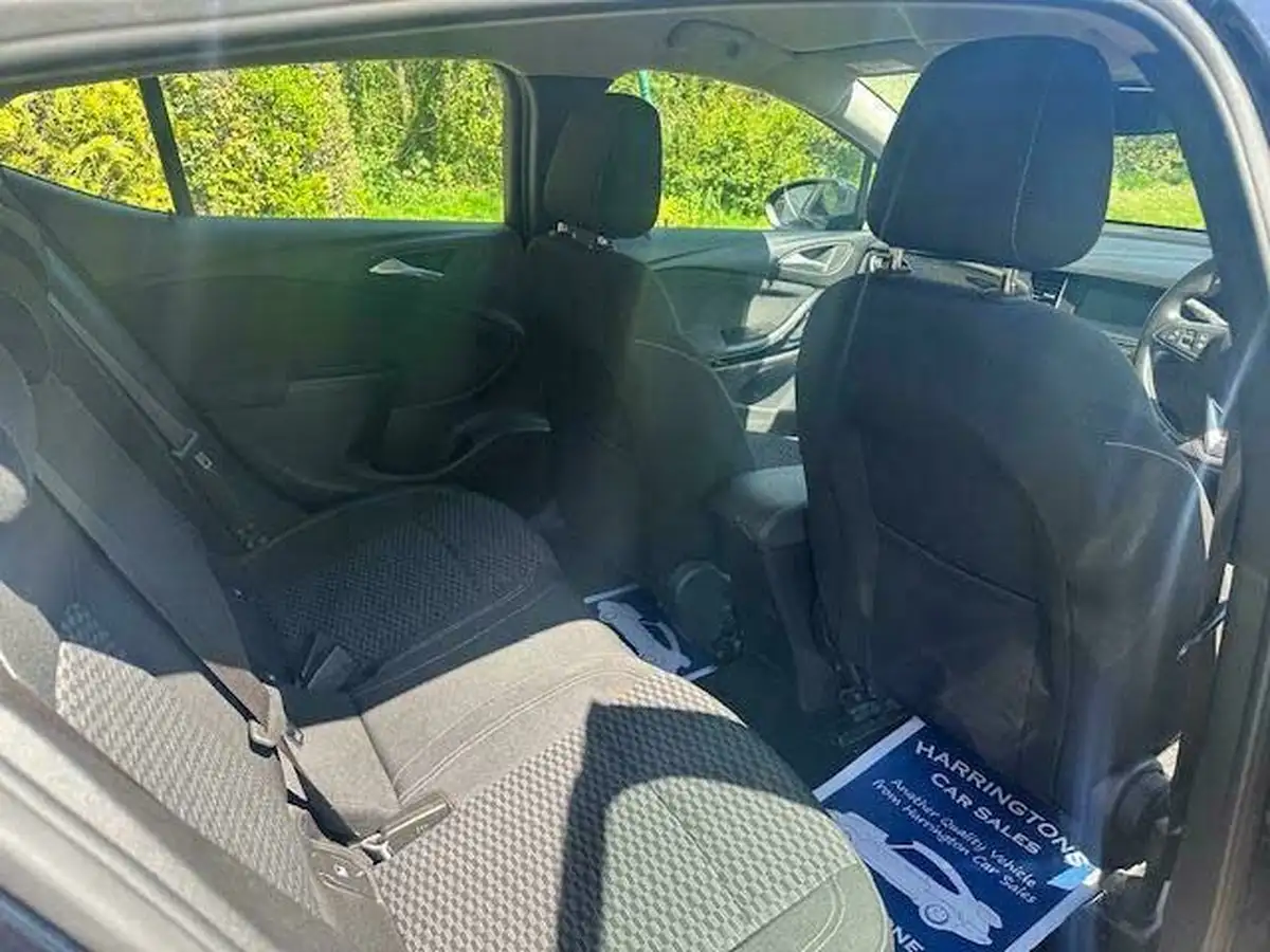 2018-vauxhall-astra-14i-sri-hatchback-big-12