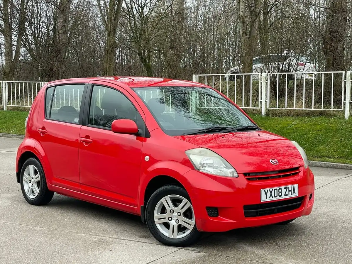 2008-daihatsu-sirion-13-se-big-0