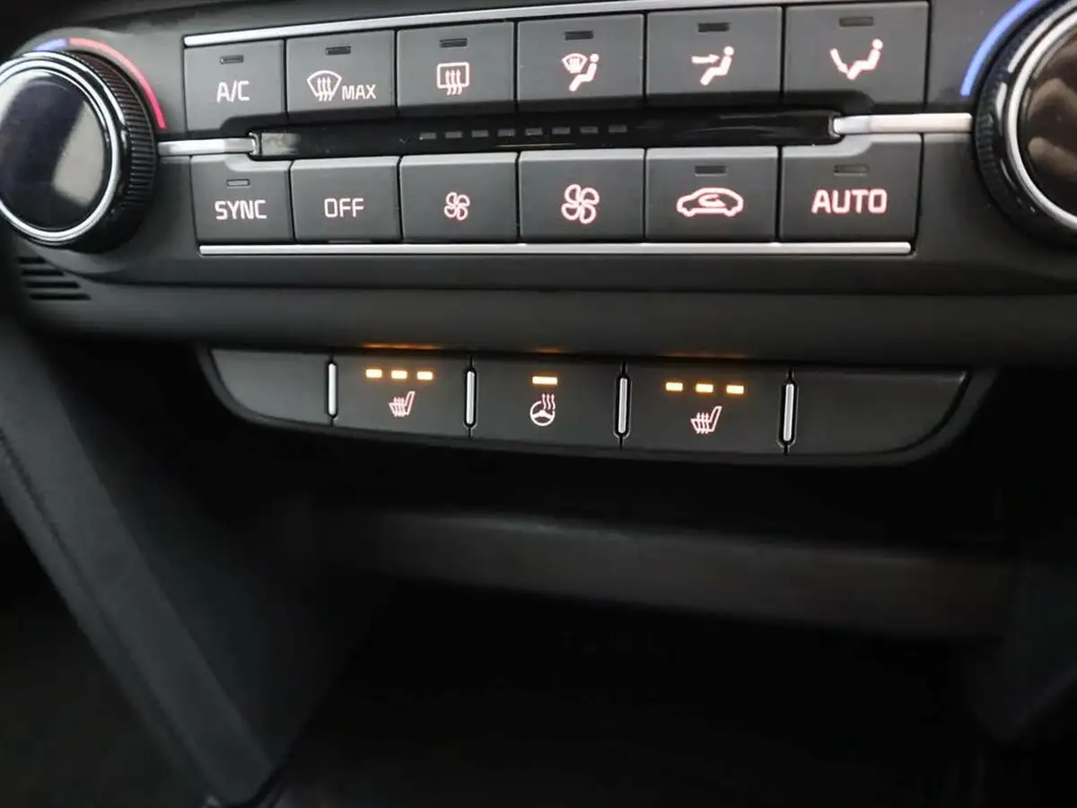 2021-kia-pro-ceed-15-t-gdi-gt-line-big-20
