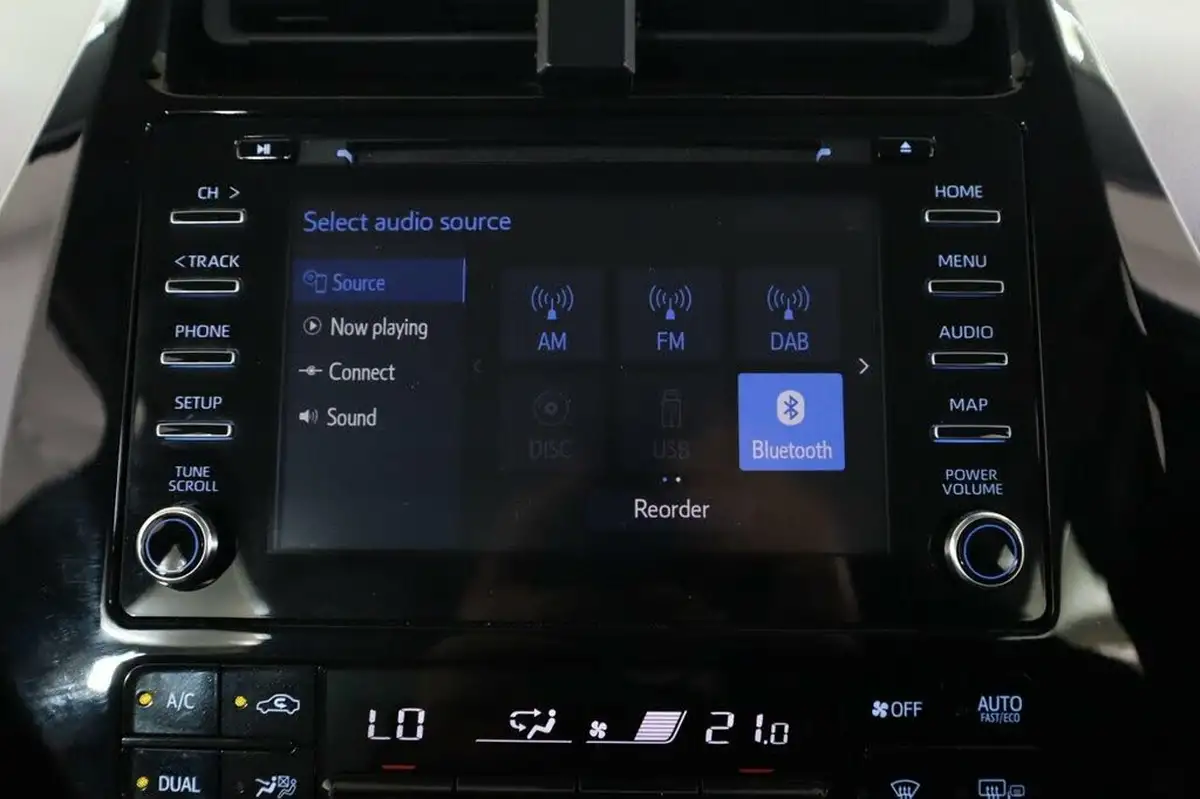2021-toyota-prius-18-vvt-i-active-big-30