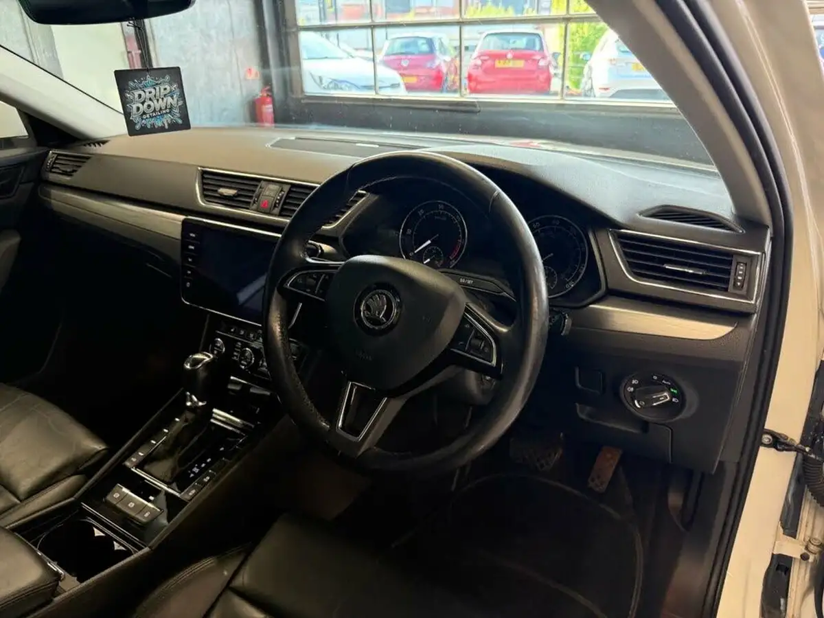 2018-skoda-superb-20tdi-scr-se-l-executive-150ps-estate-dsg-big-16