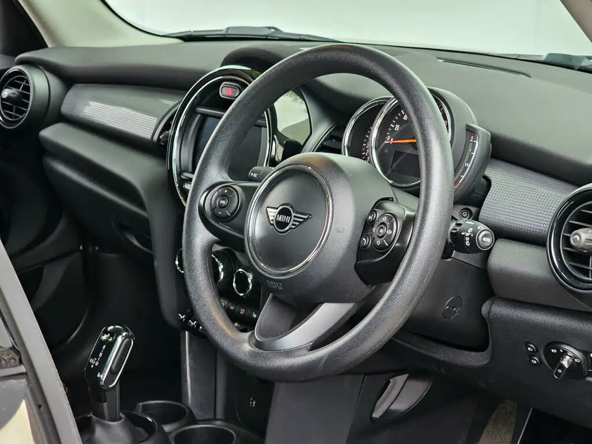 2019-mini-cooper-15-cooper-classic-hatchback-5d-auto-big-2