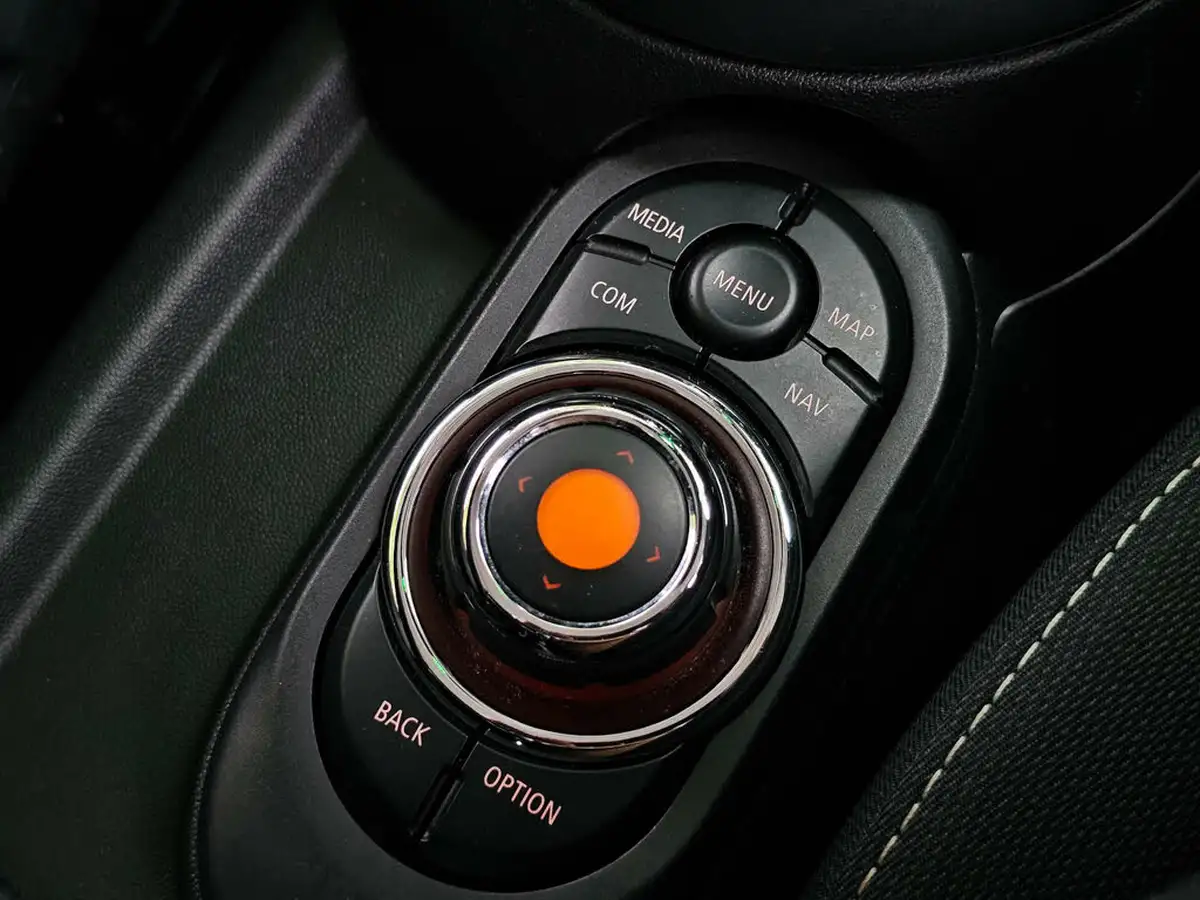 2019-mini-cooper-15-cooper-classic-hatchback-5d-auto-big-26