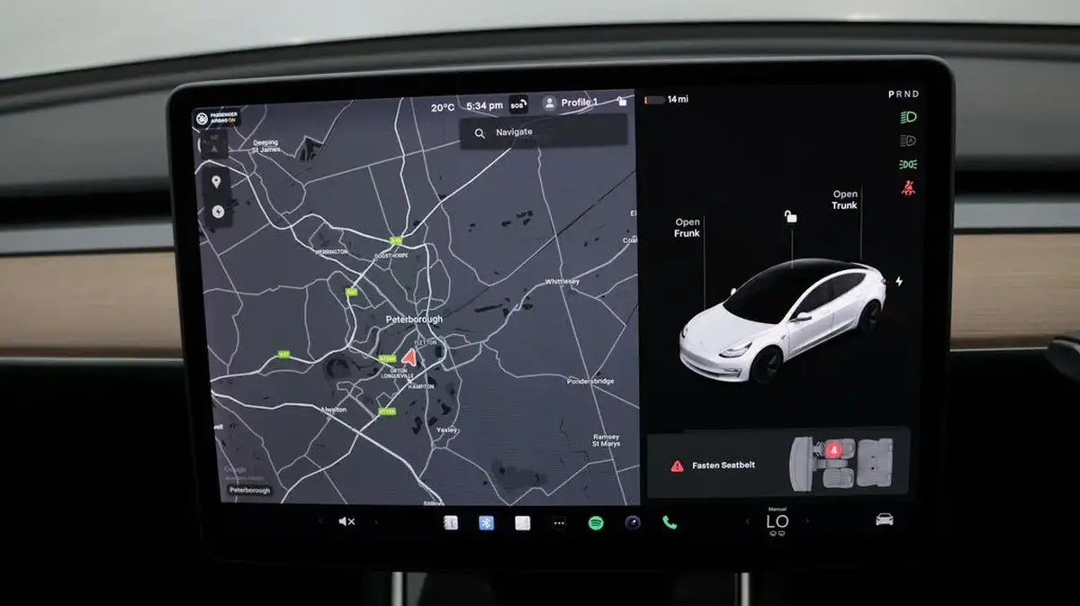 2020-tesla-model-3-e-long-range-big-11