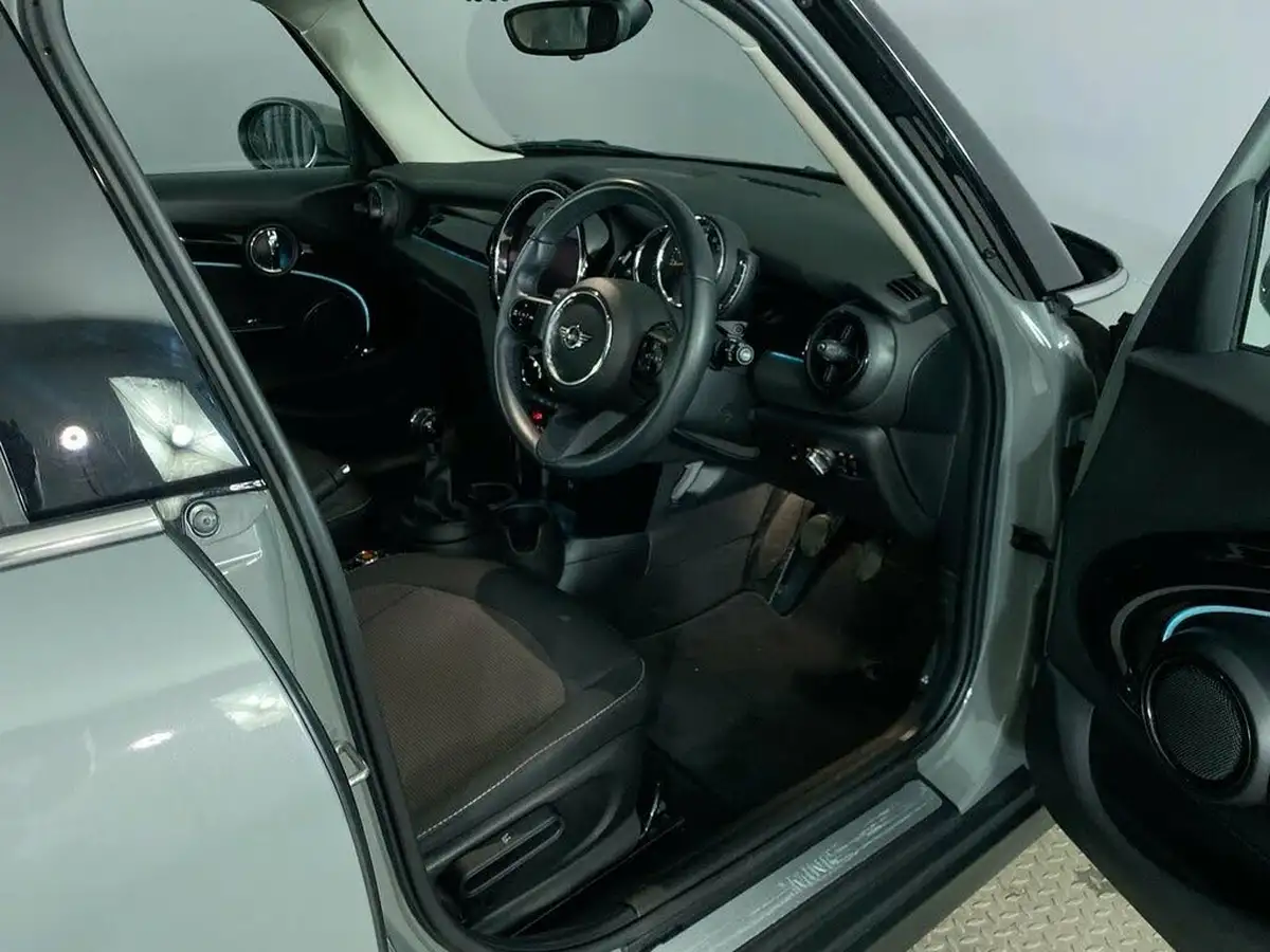 2021-mini-cooper-15-one-classic-5d-big-14