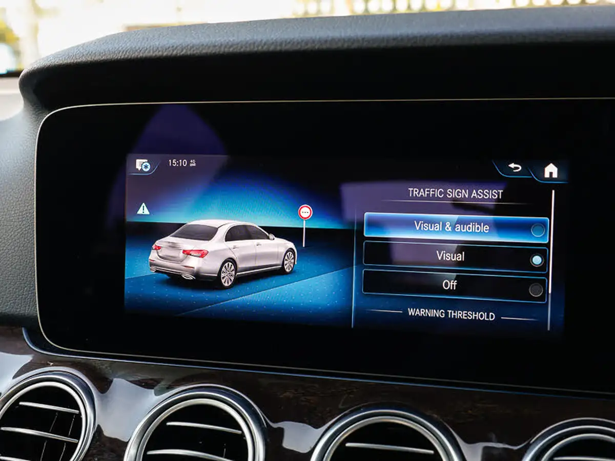 2021-mercedes-benz-e-class-big-14