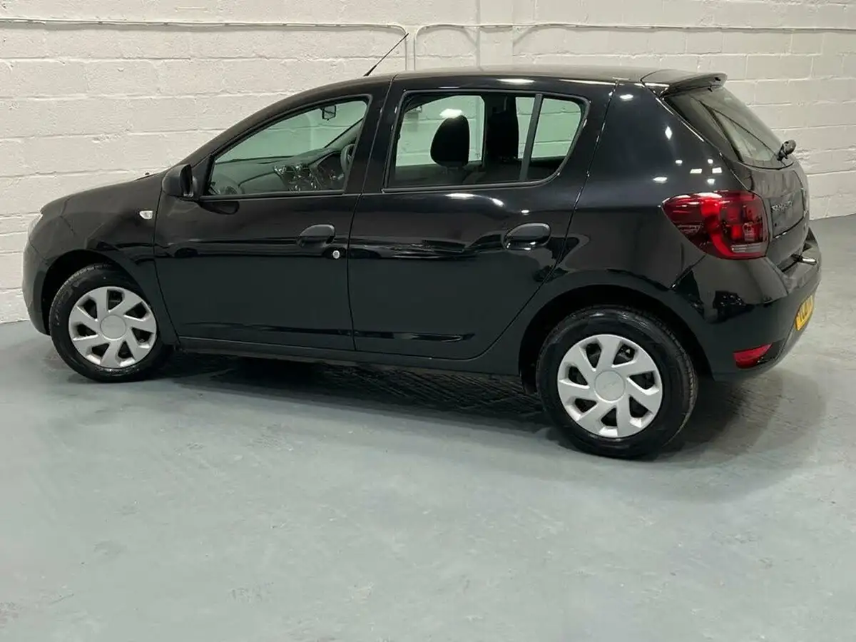 2020-dacia-sandero-10-sce-essential-big-30