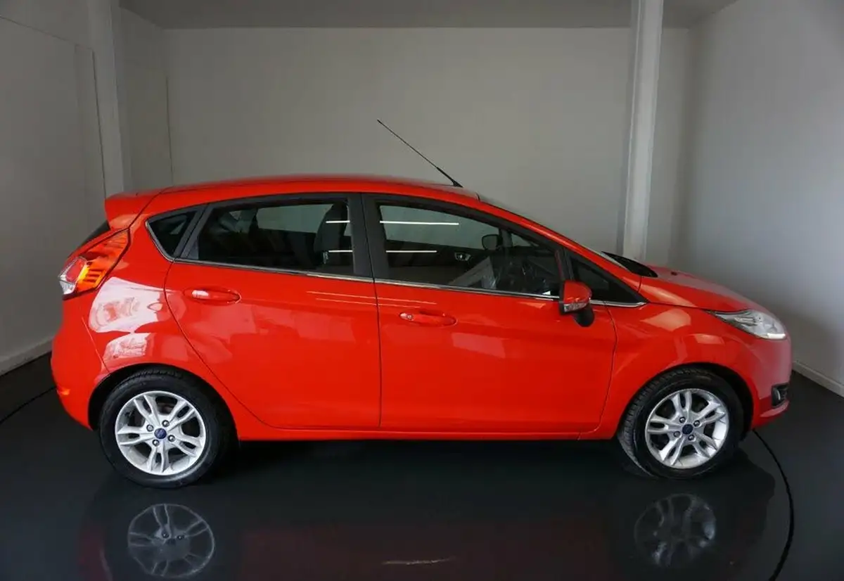 2017-ford-fiesta-10t-zetec-100ps-ecoboost-ss-5d-big-11
