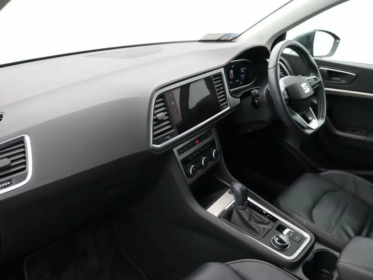 2022-seat-ateca-15-ecotsi-xperience-lux-dsg-big-7