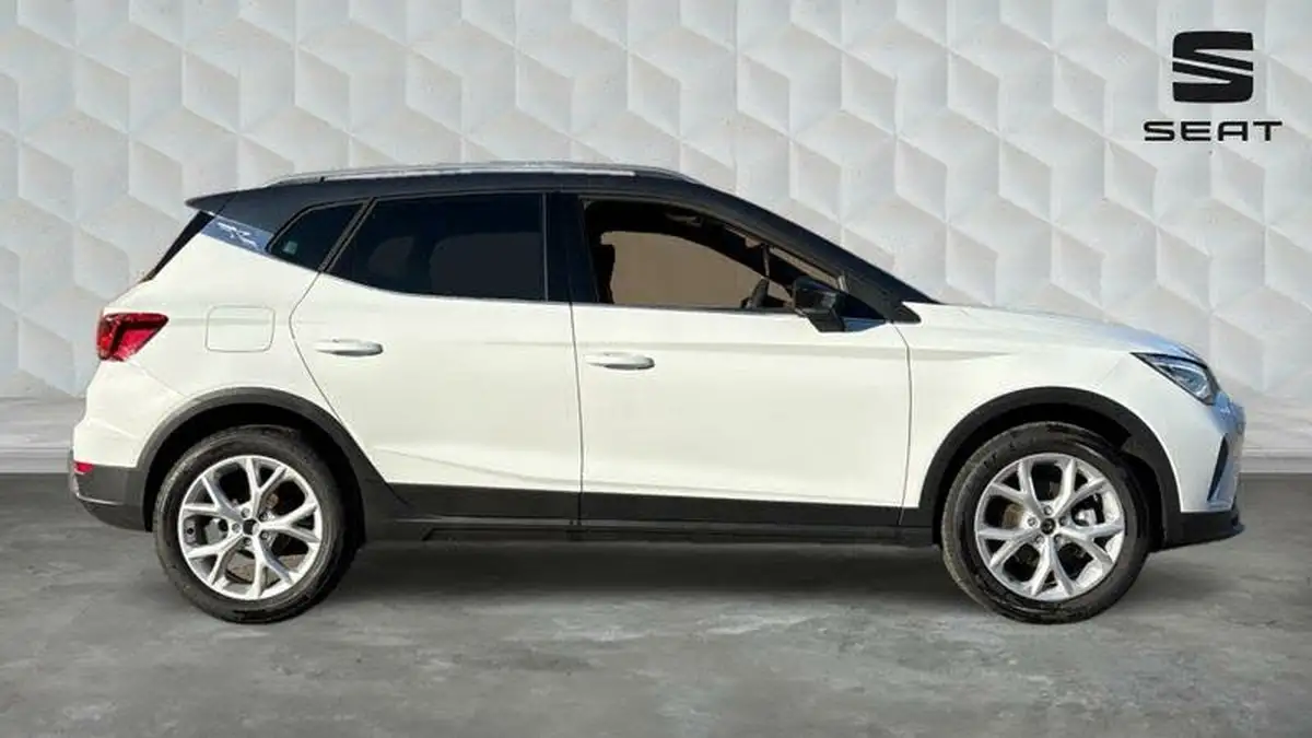 2025-seat-arona-10-tsi-fr-dsg-big-3