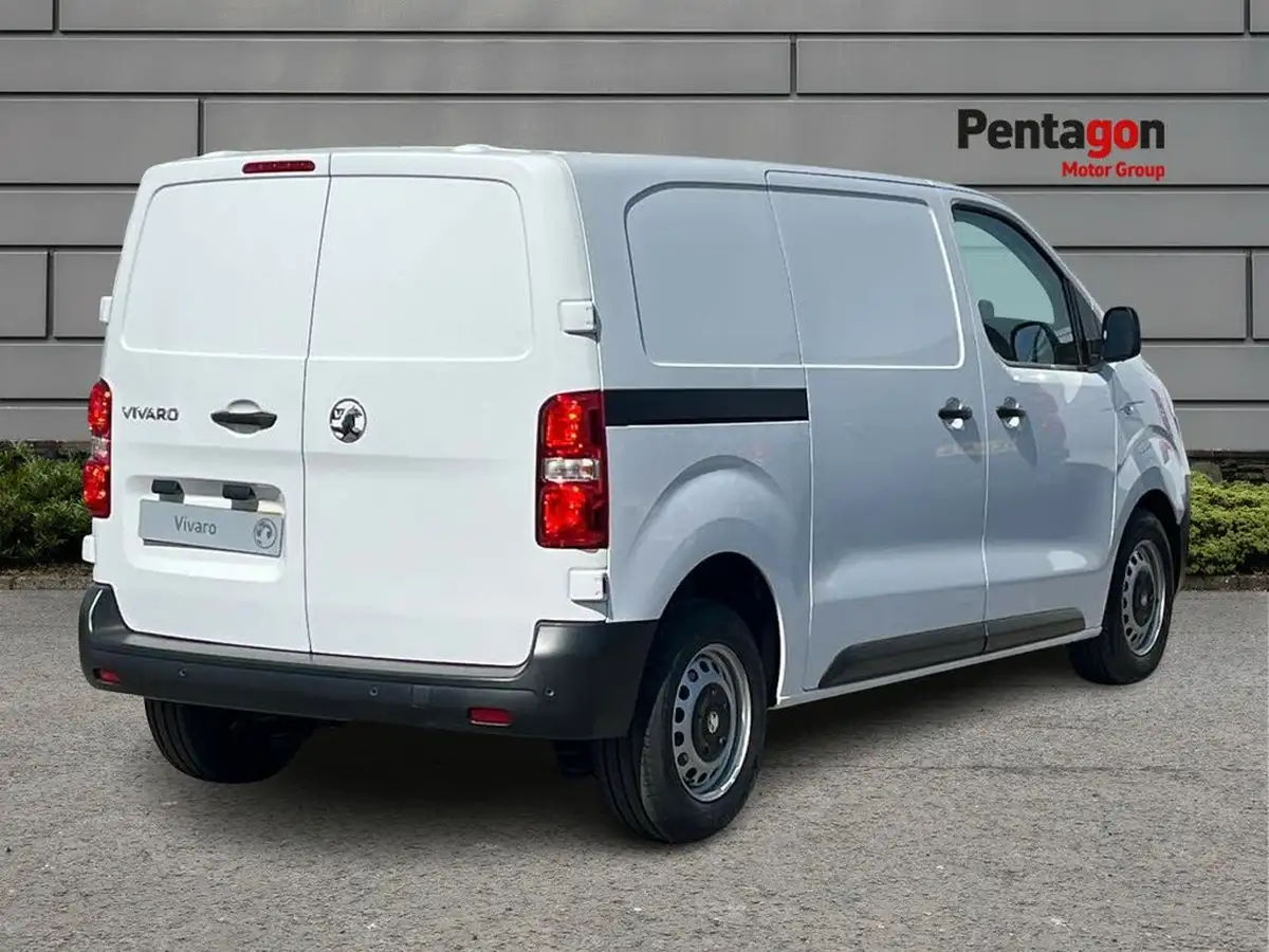 2025-vauxhall-vivaro-15td-prime-big-3